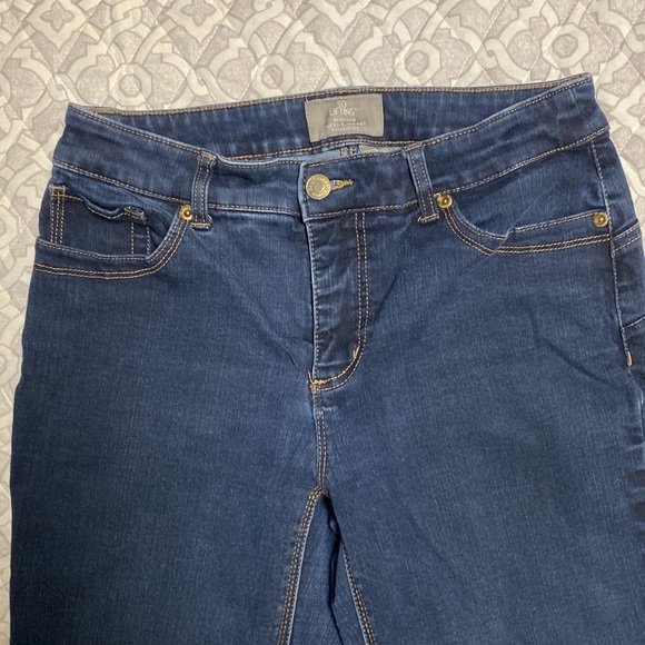 Chico's So Lifting Straight Leg (Raw Hem) Jeans size 1 (size 8) - Picture 2 of 7